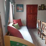 Burg Nad Banskou Stiavnicou منزل ريفي شتيافنيسكيه بانيه