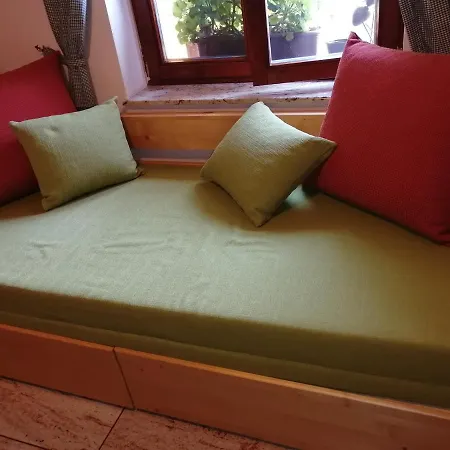 Burg Nad Banskou Stiavnicou Casa de Campo *