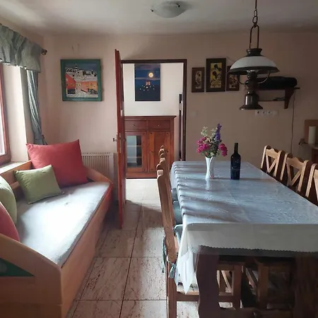 Kır Evi Burg Nad Banskou Stiavnicou *