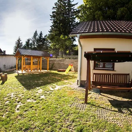 Burg Nad Banskou Stiavnicou Casa de Campo Stiavnicke Bane